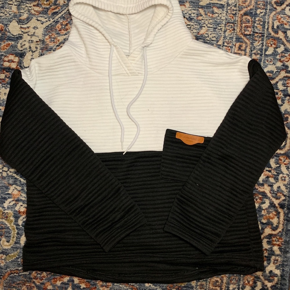 Black and White Cropped Hoodie w/ pocket